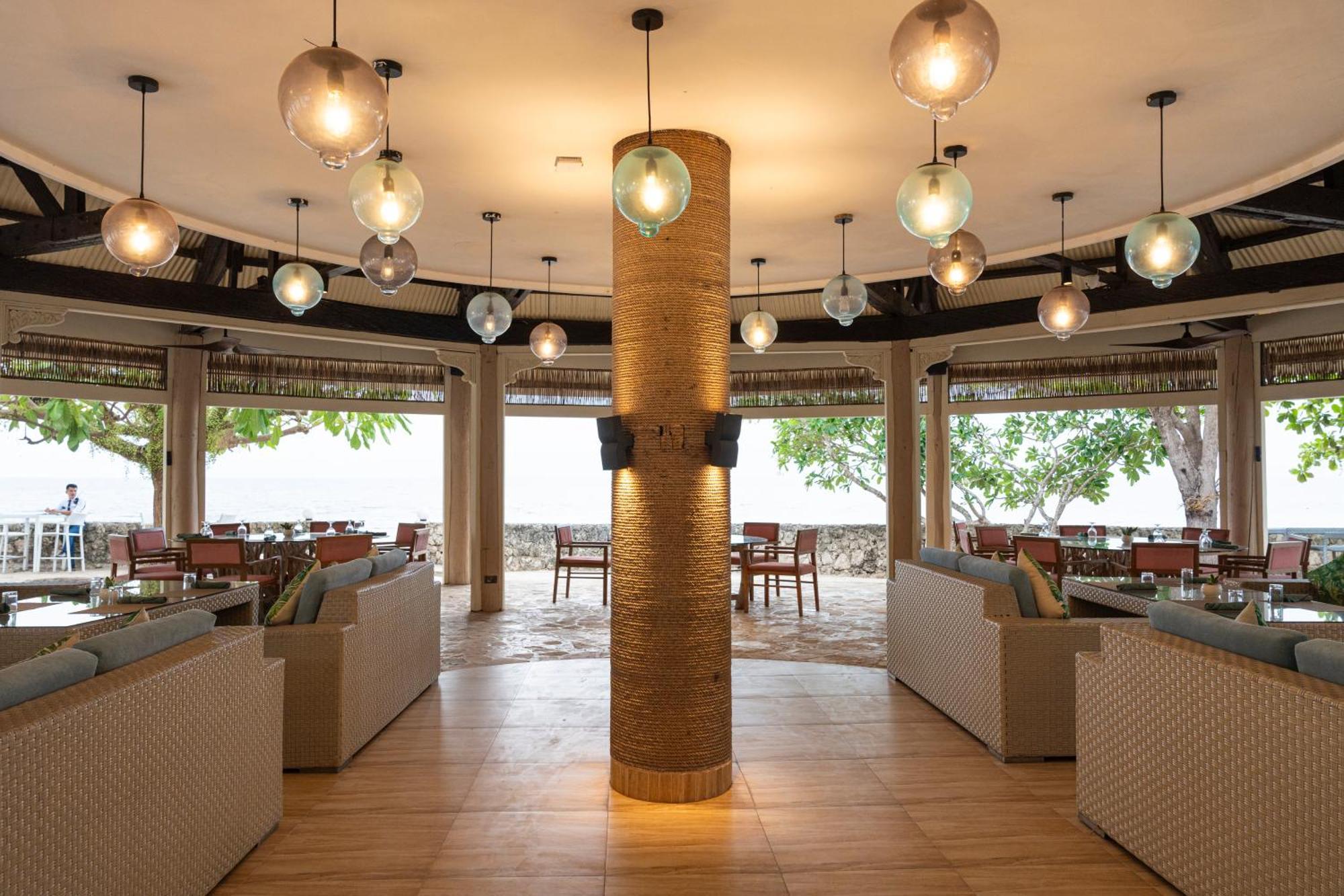 Club Serena Resort Moalboal Bagian luar foto
