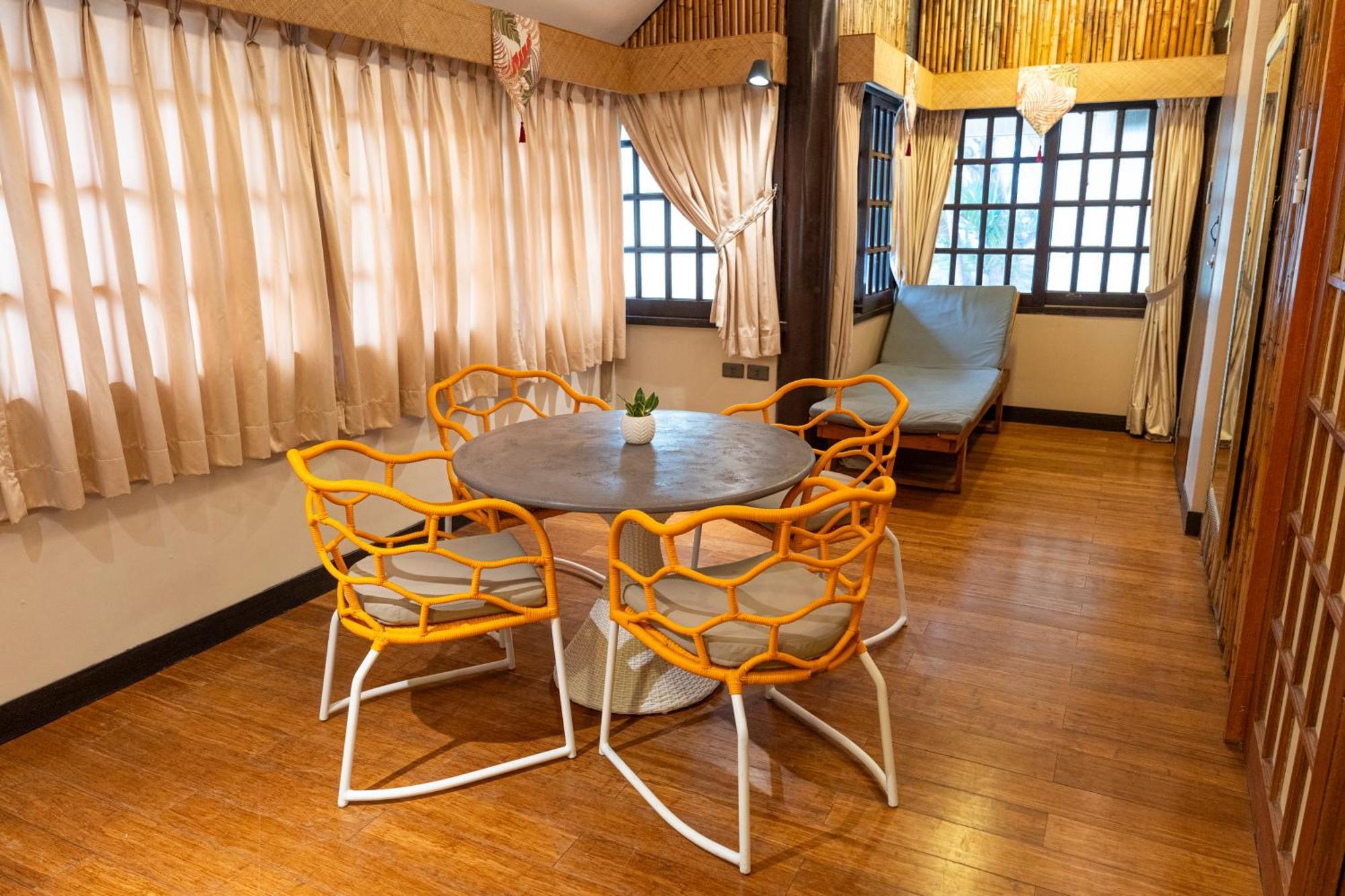 Club Serena Resort Moalboal Bagian luar foto